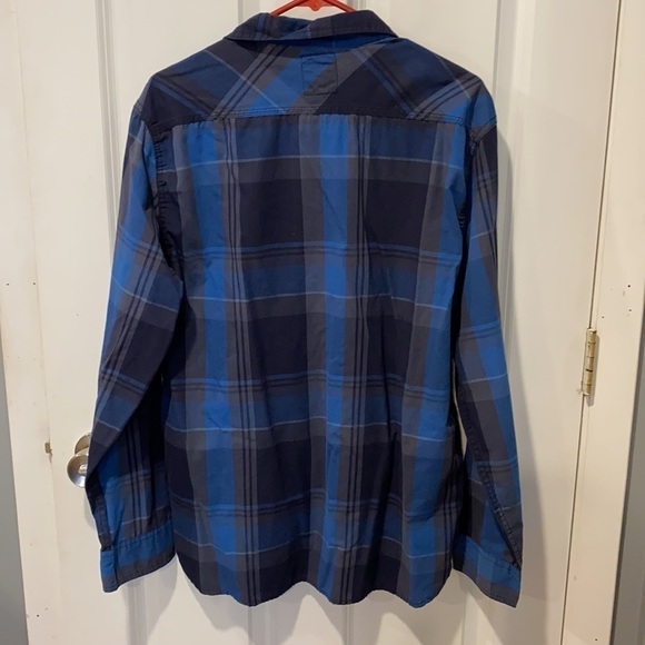 Levi’s Button Down Plaid Shirt EUC - Picture 6 of 12